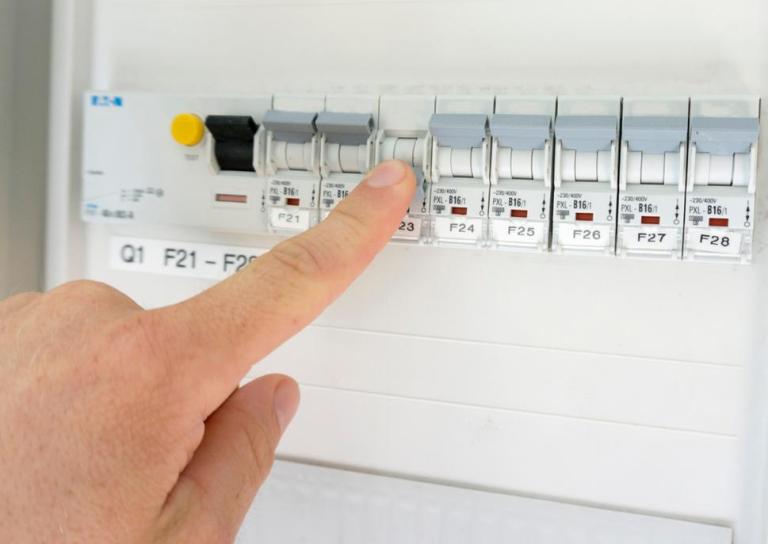 Diagnostic électrique, une étape clé avant travaux à Villeneuve-d'Ascq